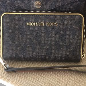 Michael Kors wristlet